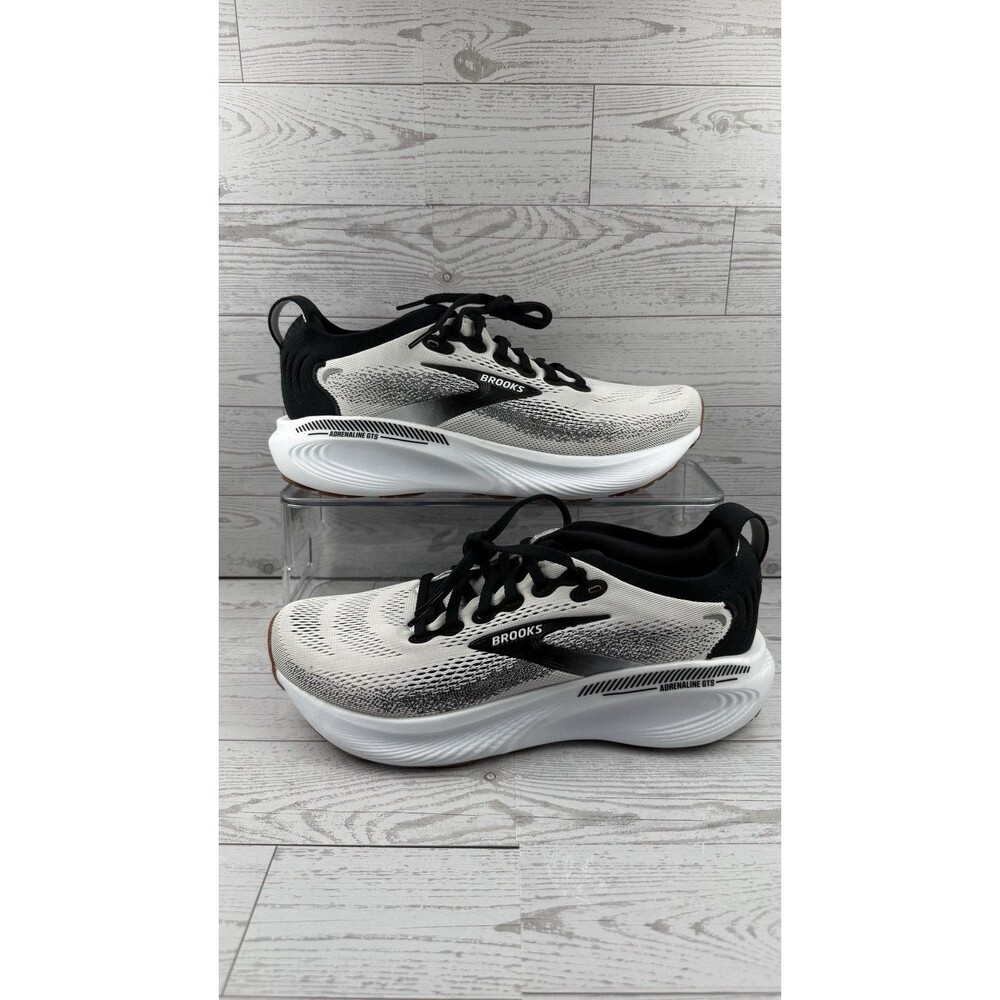Brooks Women's White and Black Running Shoes